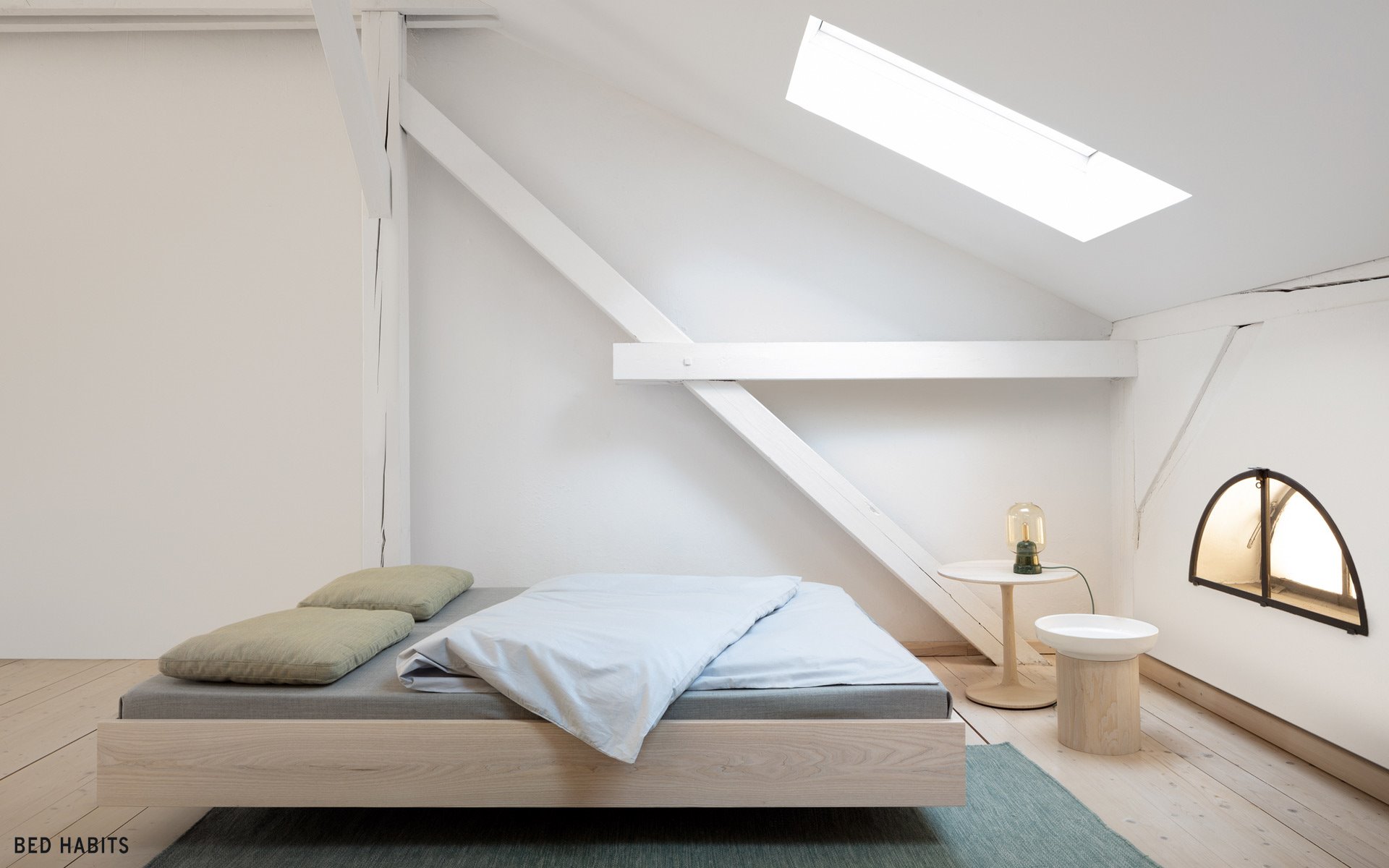 Designbed Z Simple Bed Habits 1920x1200 05